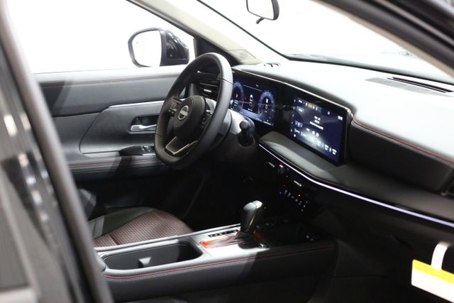 2025 Nissan Kicks SR photo 17