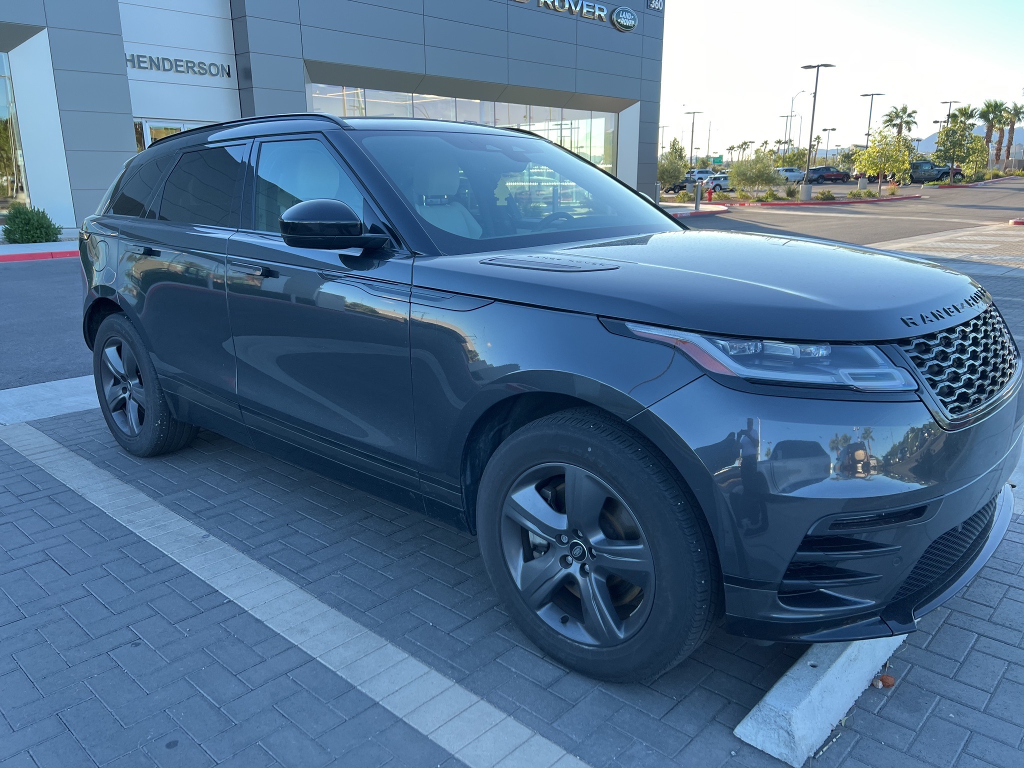 2023 Land Rover Range Rover Velar R-Dynamic S photo 4