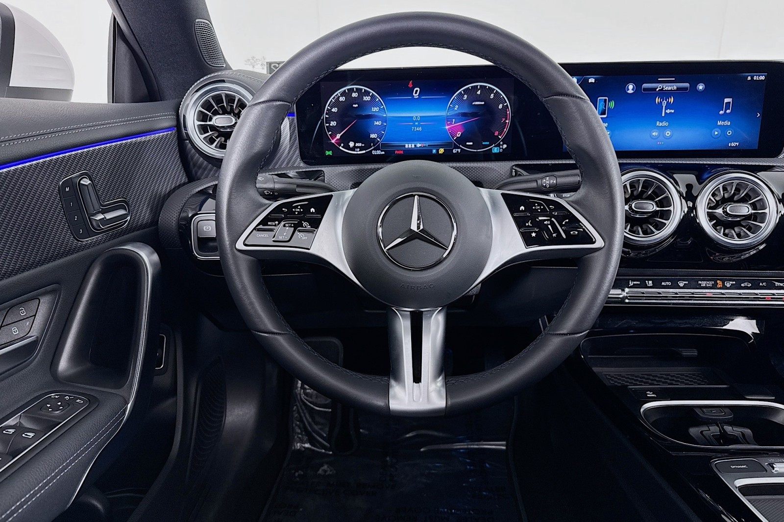 2025 Mercedes Benz CLA 250 photo 4
