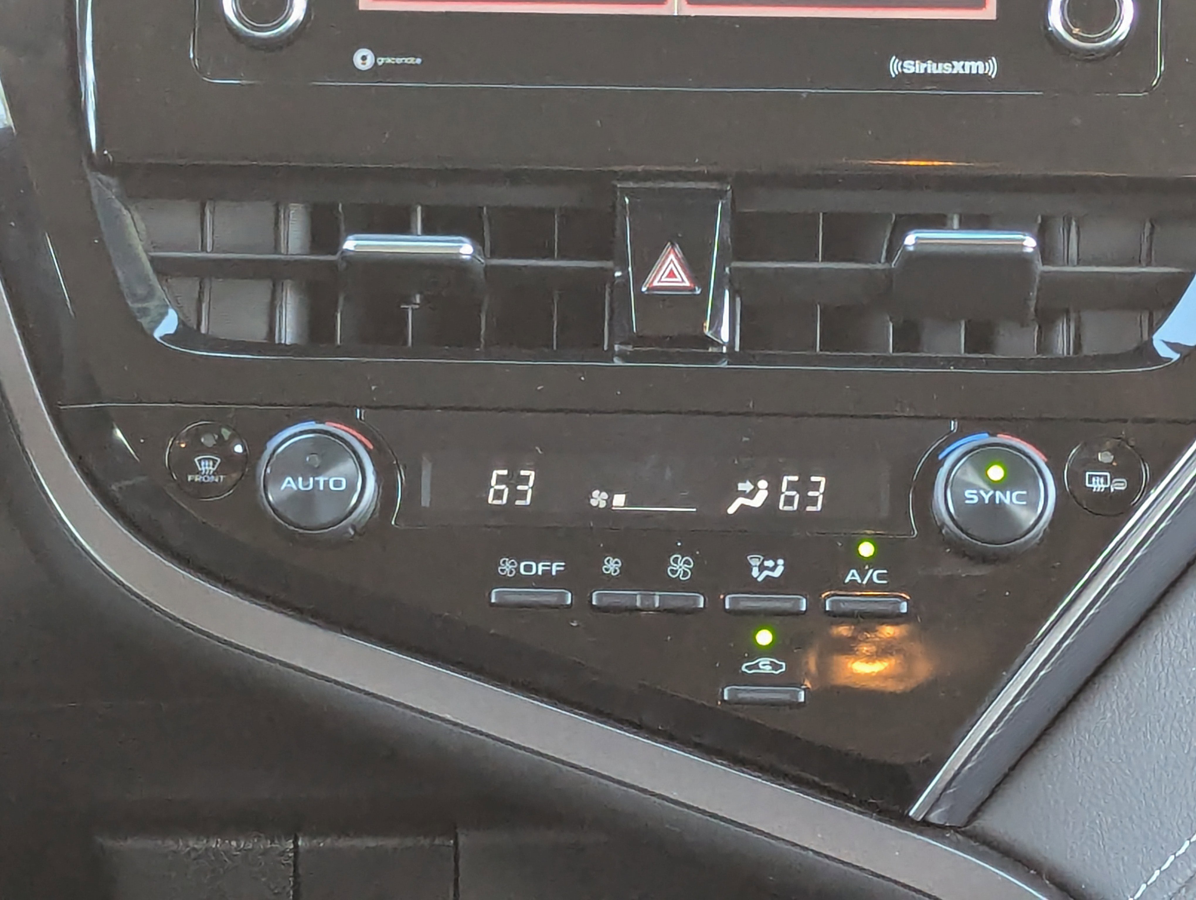 2024 Toyota Camry SE photo 3