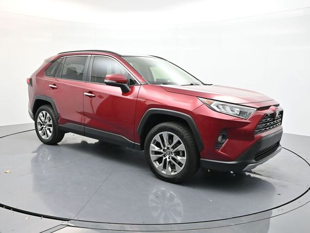 2020 Toyota RAV4 Limited photo 3