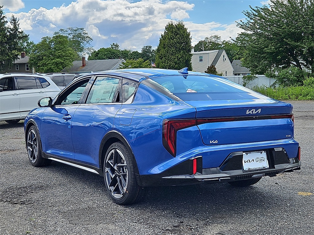 2025 Kia K4 GT-Line photo 3