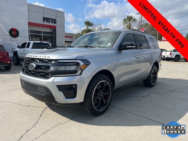 2022 Ford Expedition Limited's photo