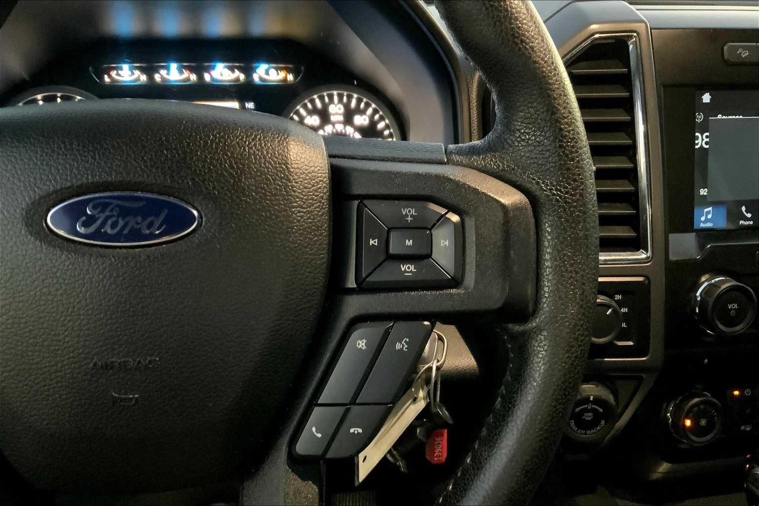 2016 Ford F-150 XLT photo 24