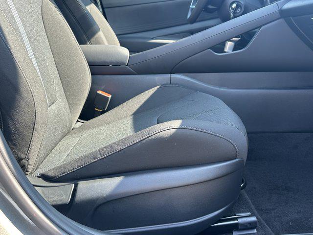 2025 Hyundai Elantra SE photo 12