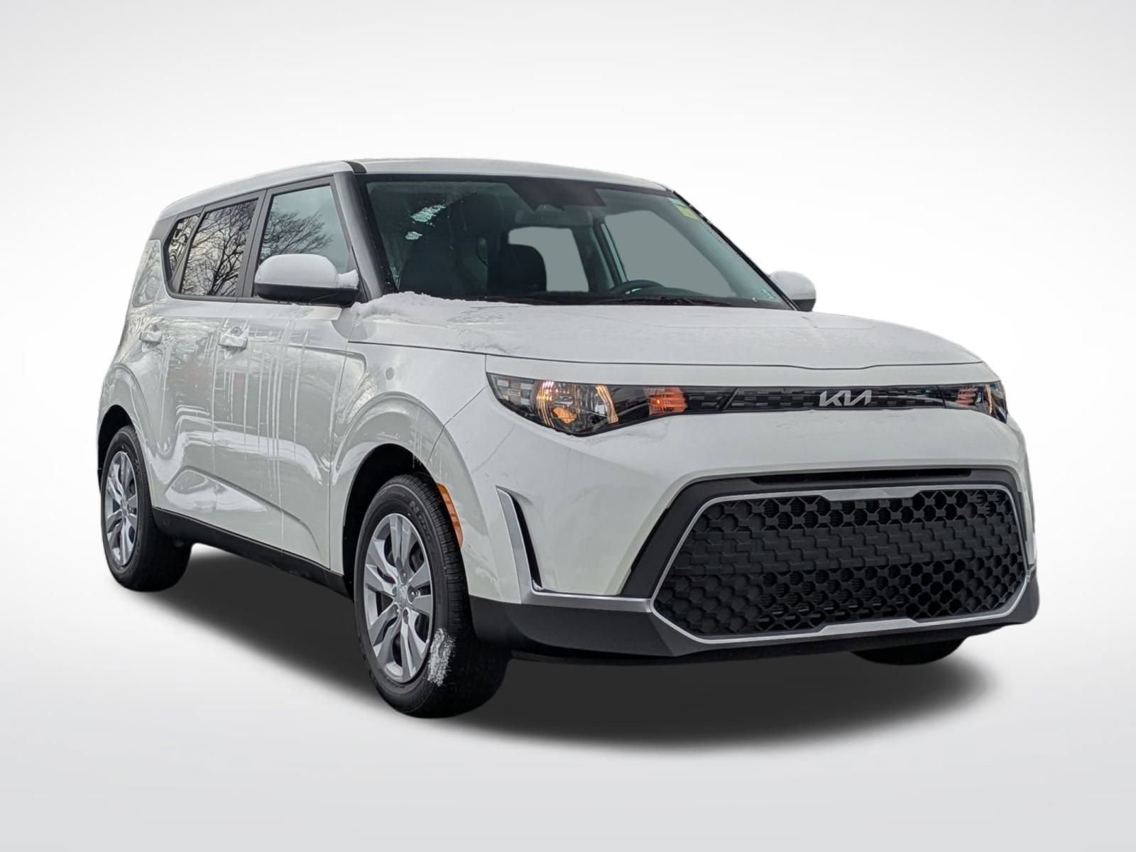 2025 Kia Soul LX's photo