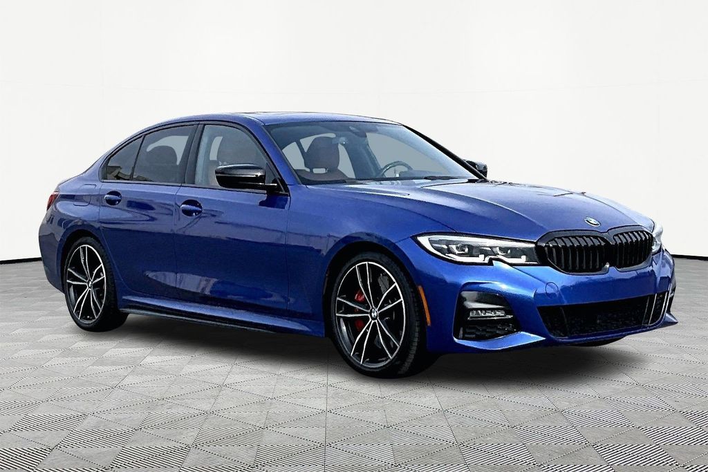 2021 BMW 3 Series 330i's photo