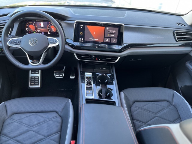 2024 Volkswagen Atlas Peak Edition SE Technology photo 5