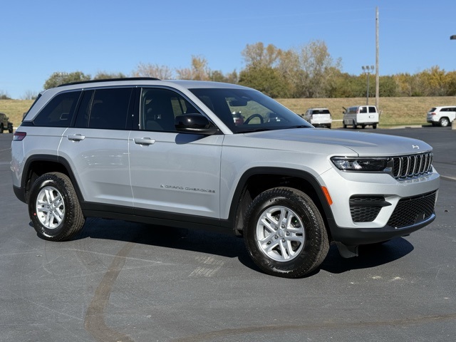 2025 Jeep Grand Cherokee Laredo's photo