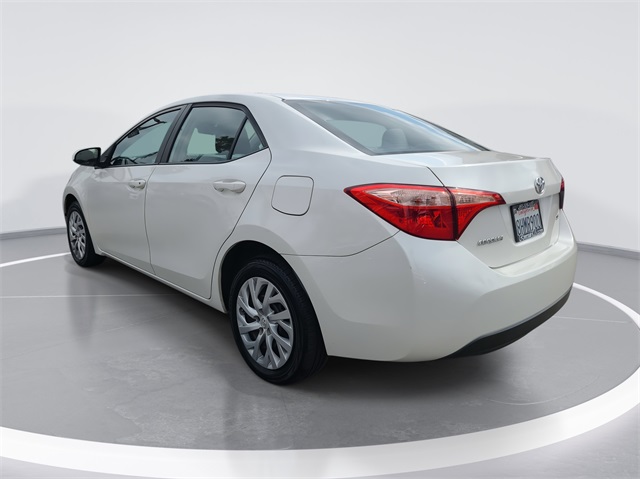 2019 Toyota Corolla LE photo 3
