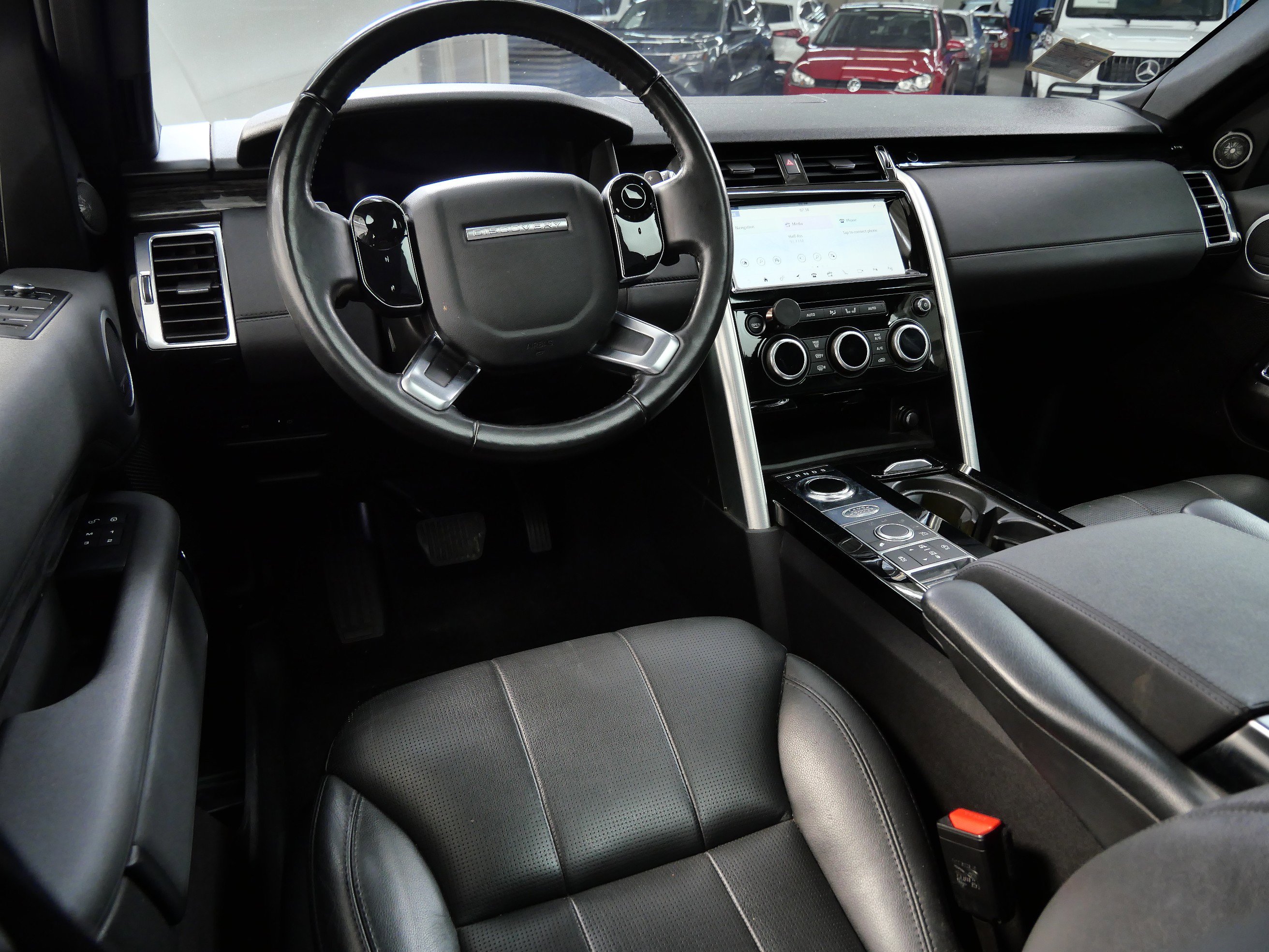Used 2019 Land Rover Discovery HSE with VIN SALRR2RV9KA079682 for sale in Minnetonka, Minnesota