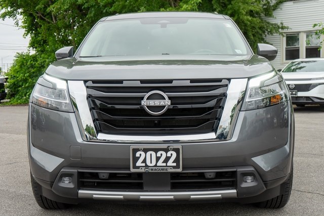 2022 Nissan Pathfinder SL photo 2