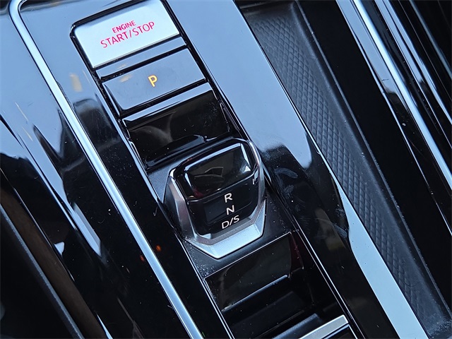 2024 Volkswagen Golf GTI SE photo 17