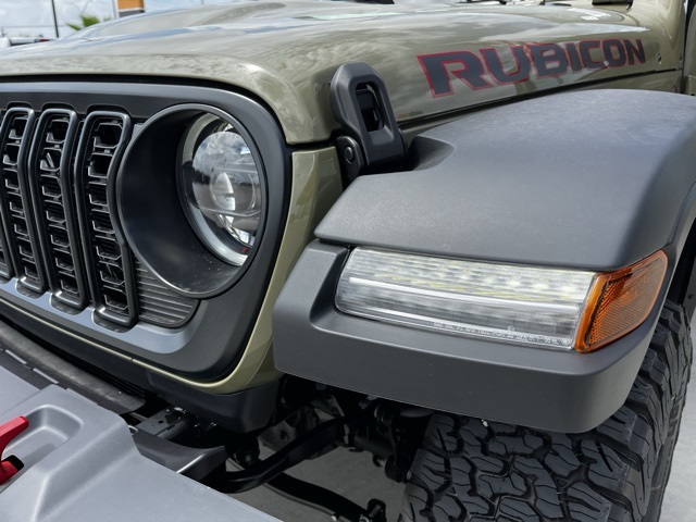2025 Jeep Wrangler Rubicon photo 13