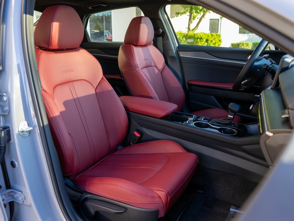 2026 Kia K5 GT-Line photo 9