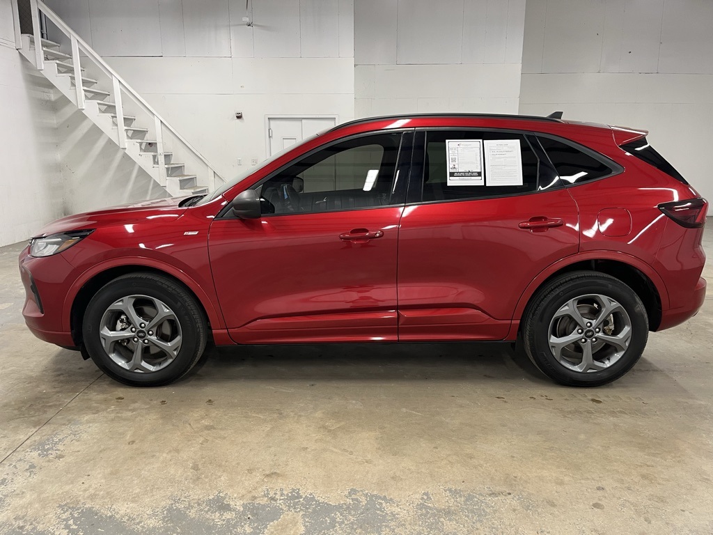 2023 Ford Escape ST-Line photo 4