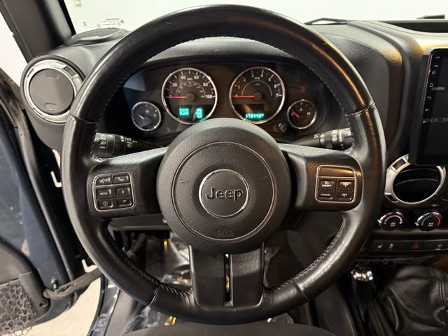 2016 Jeep Wrangler Unlimited Rubicon photo 15