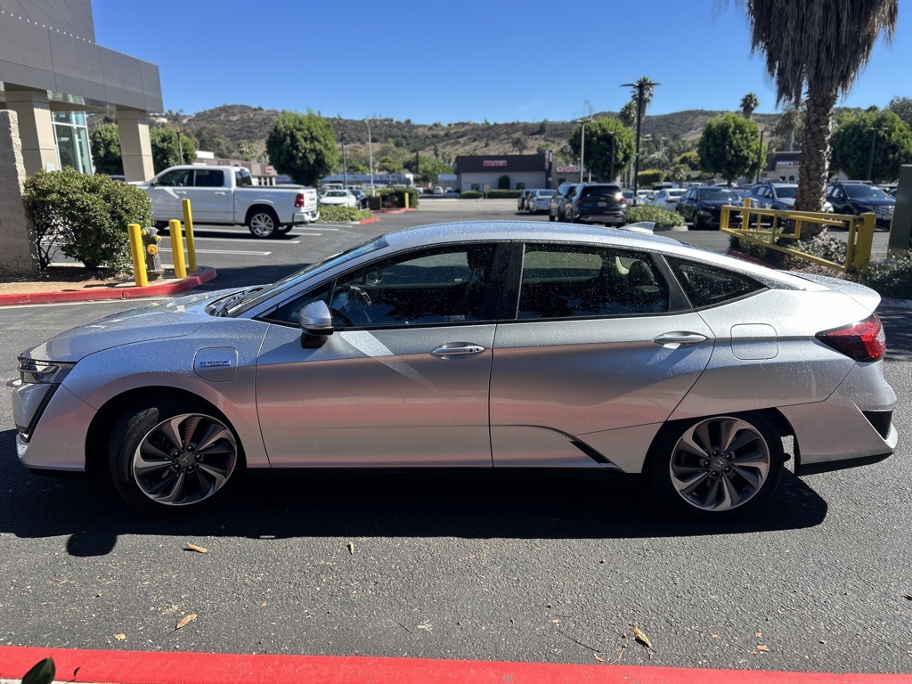 2018 Honda Clarity Plug-In Hybrid Touring photo 3