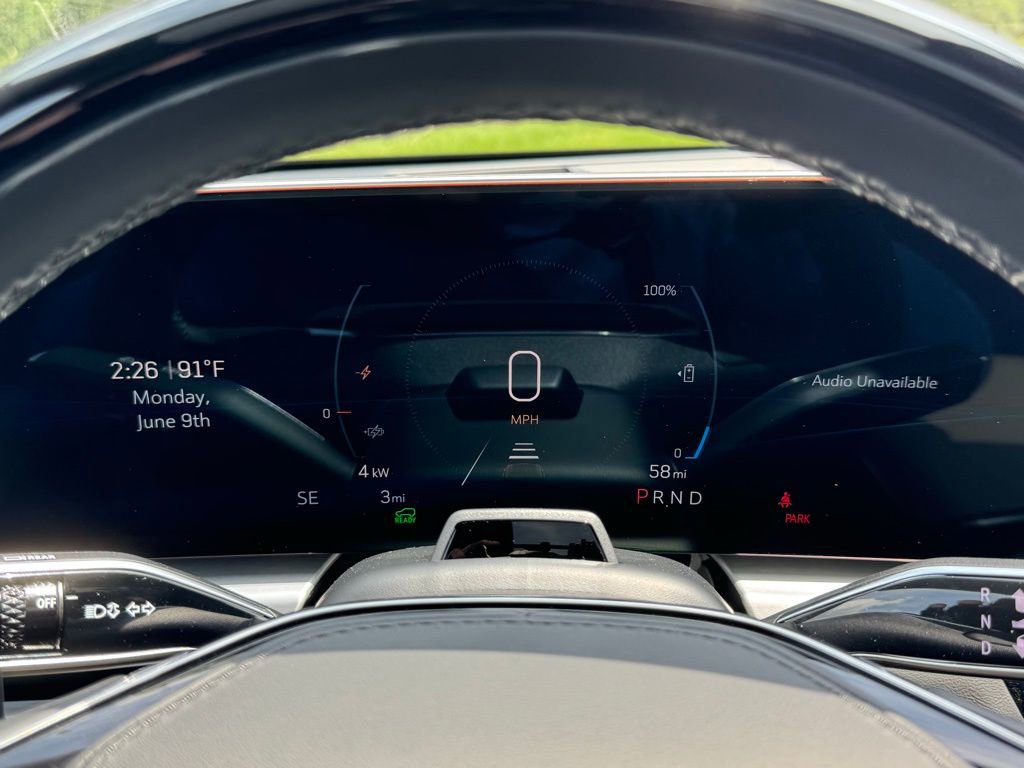 2025 Cadillac Lyriq Luxury photo 25