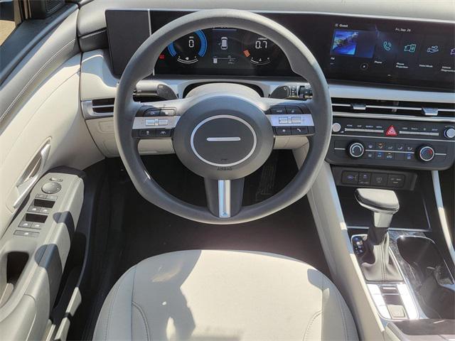 2025 Hyundai Tucson SE photo 10