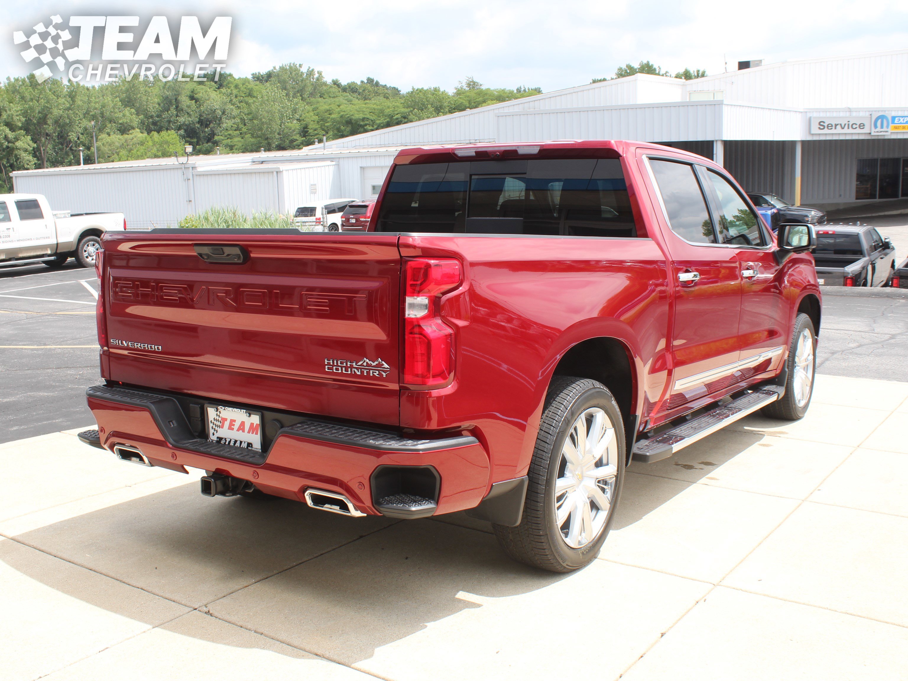 2025 Chevrolet Silverado 1500 High Country photo 3