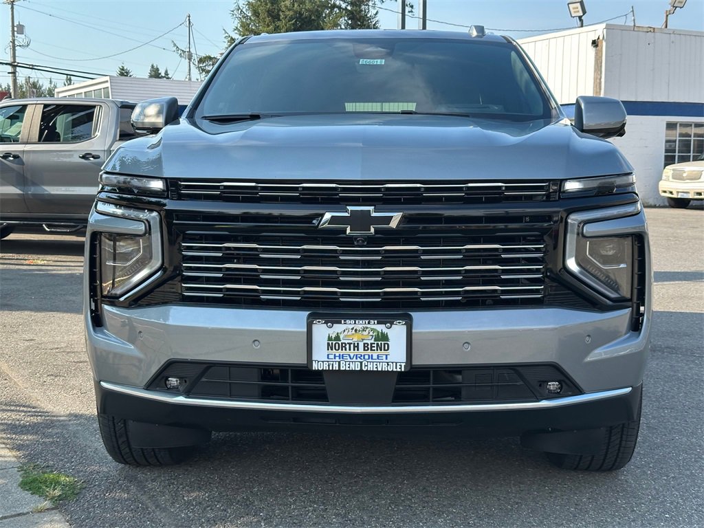 2025 Chevrolet Suburban High Country photo 2