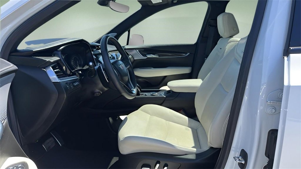 2023 Cadillac XT6 Sport photo 3