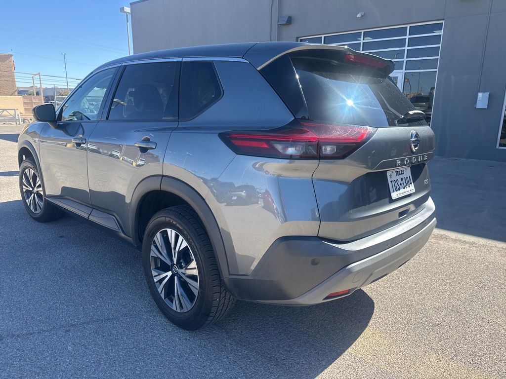 2021 Nissan Rogue SV photo 3