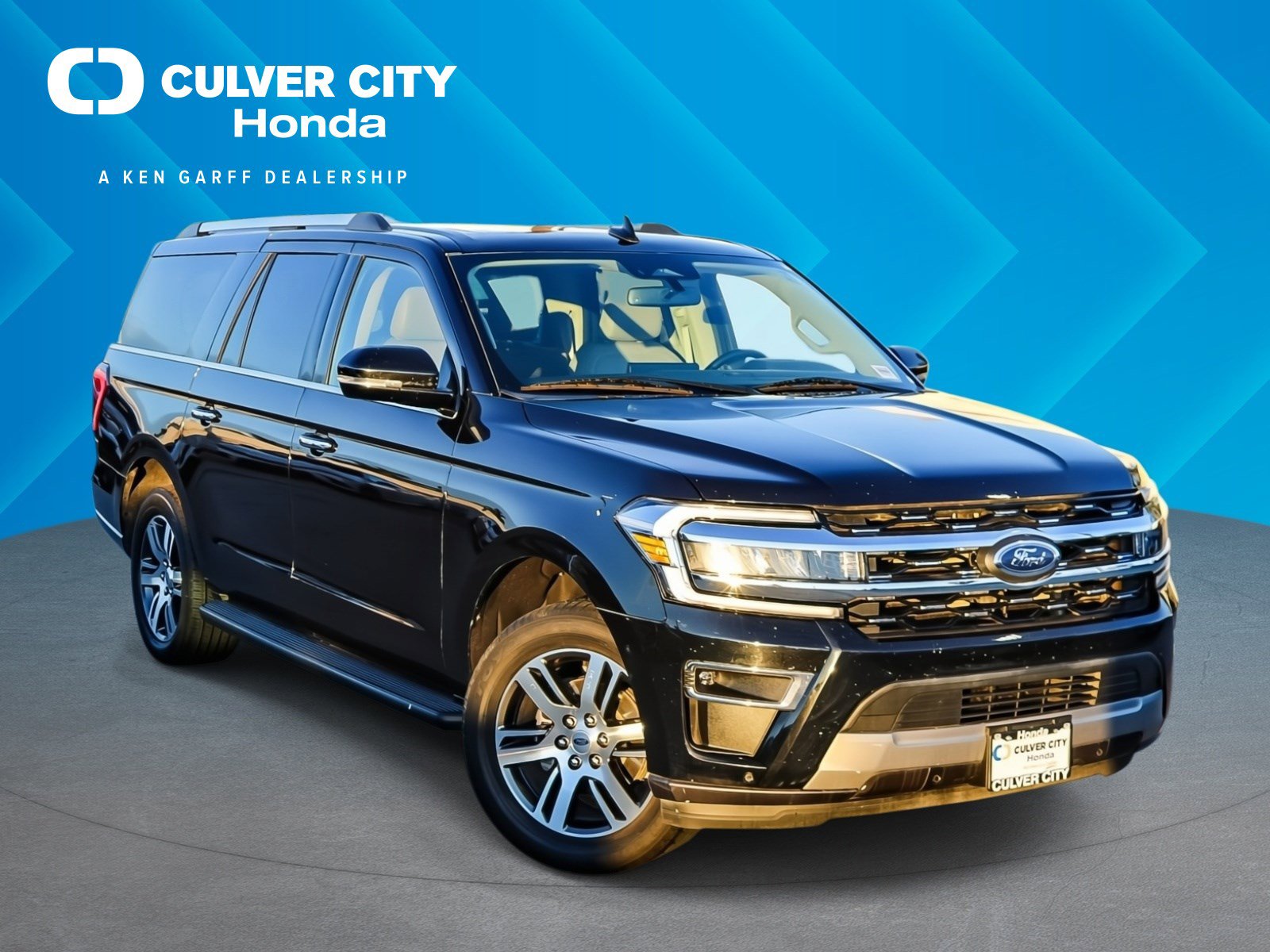 2024 Ford Expedition Limited's photo