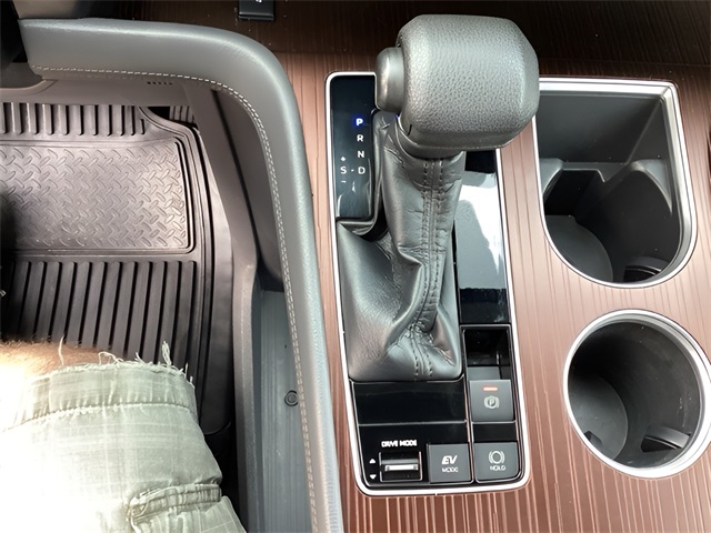 2021 Toyota Sienna LE photo 24