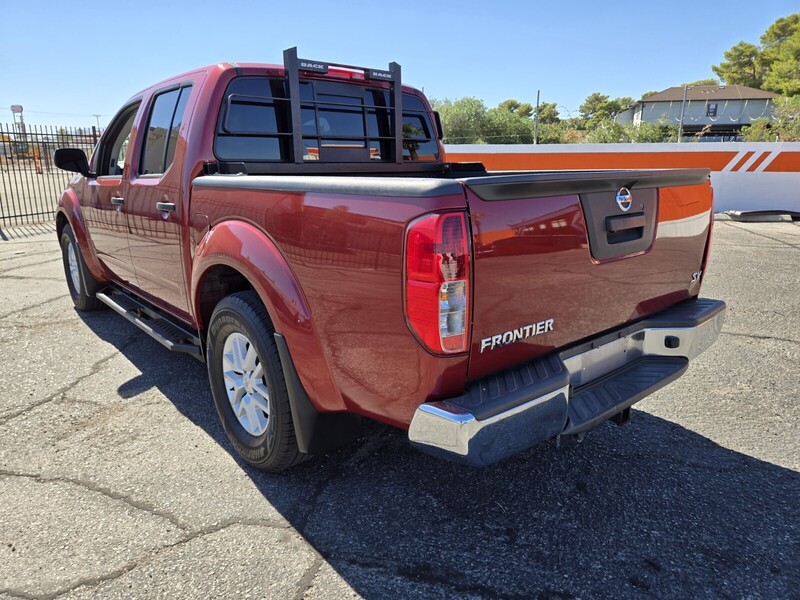 2021 Nissan Frontier SV photo 3