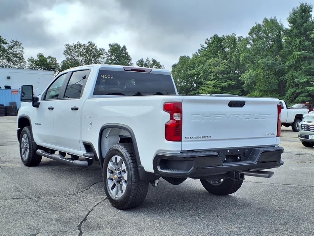 2025 Chevrolet Silverado 2500HD Custom photo 5