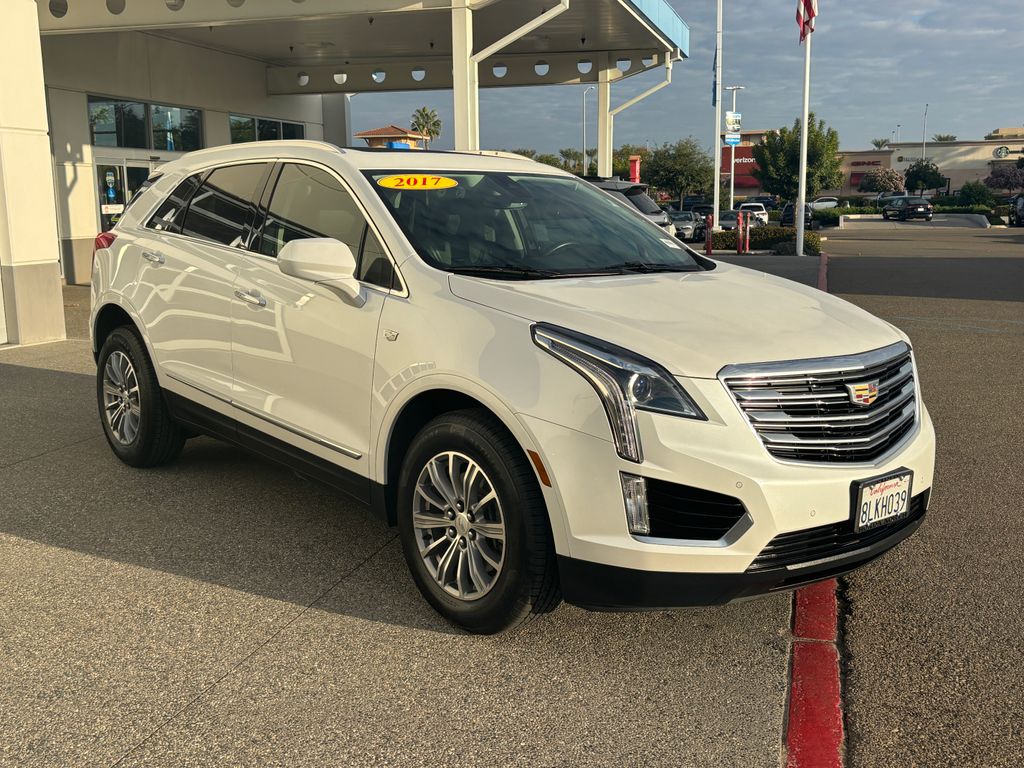 2017 Cadillac XT5 Luxury photo 3