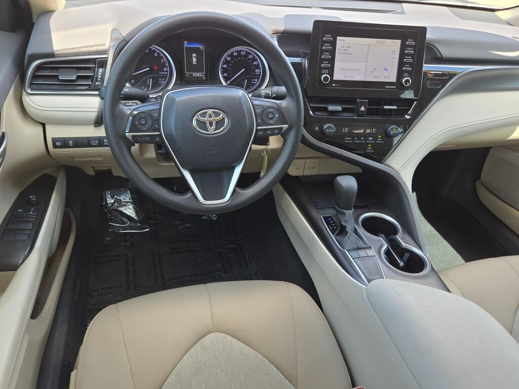 2022 Toyota Camry LE photo 13
