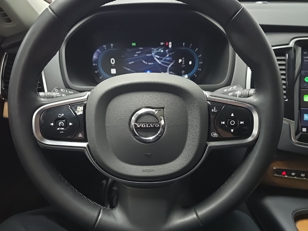 2024 Volvo XC90 B5 Plus photo 17