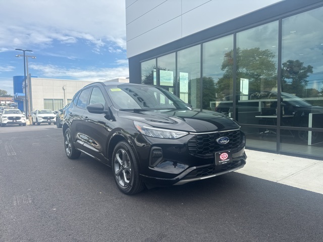 2023 Ford Escape ST-Line's photo