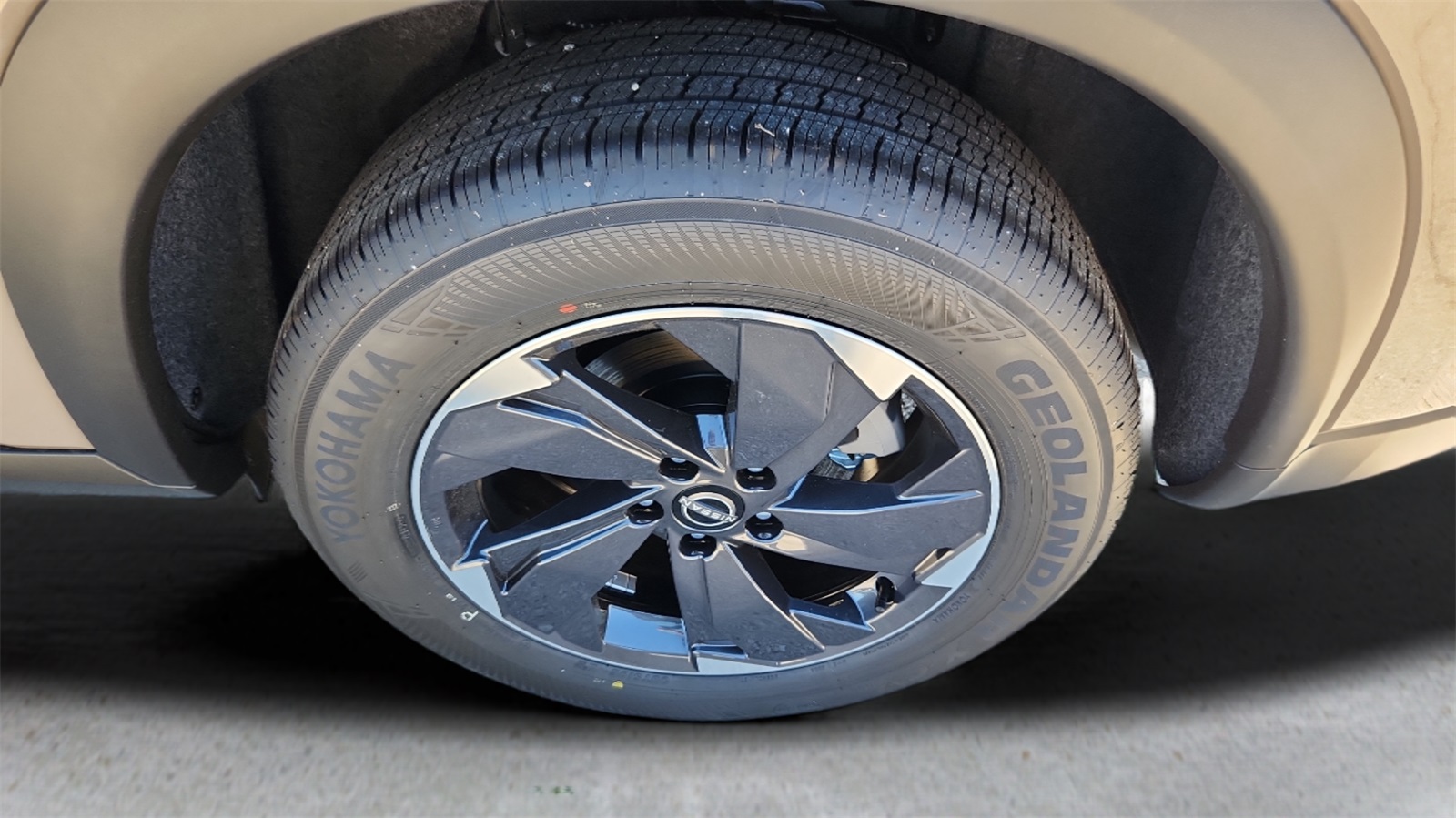 2025 Nissan Rogue SV photo 22