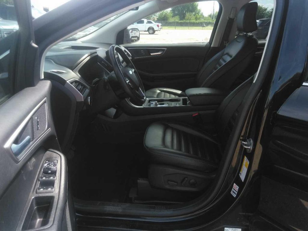 2023 Ford Edge SEL photo 9
