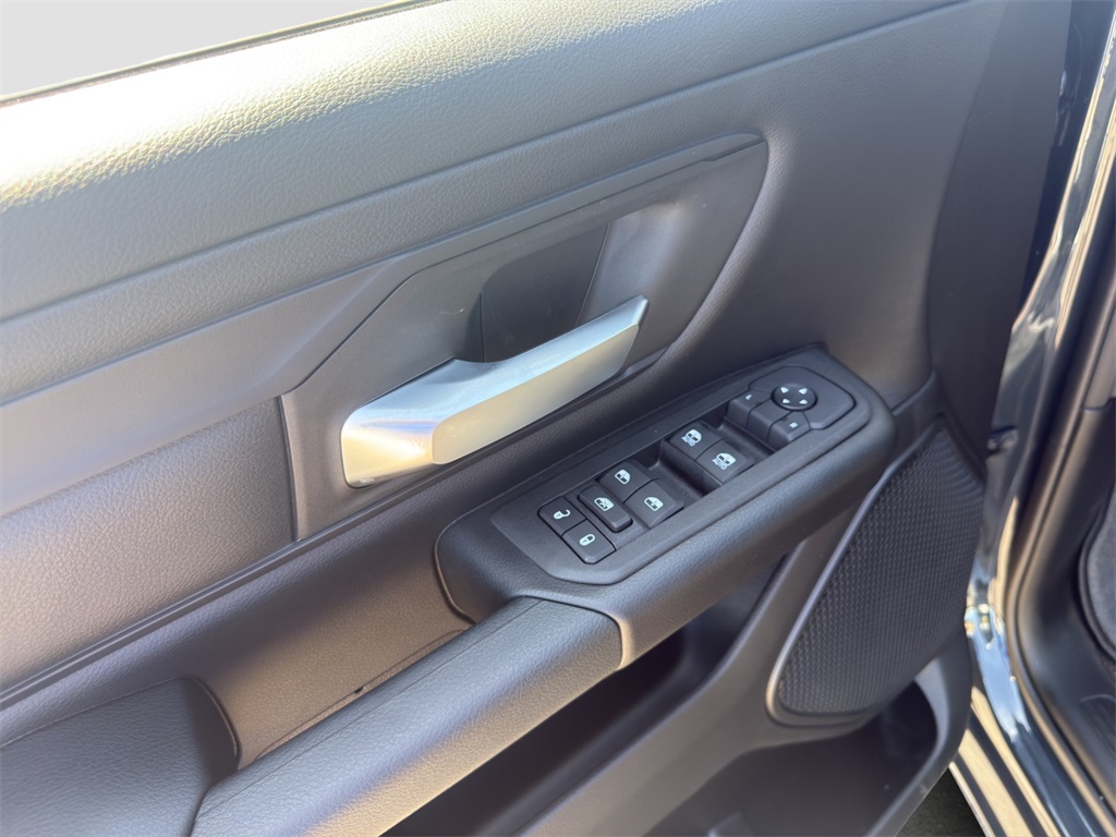 2026 Ram 1500 Tradesman photo 11