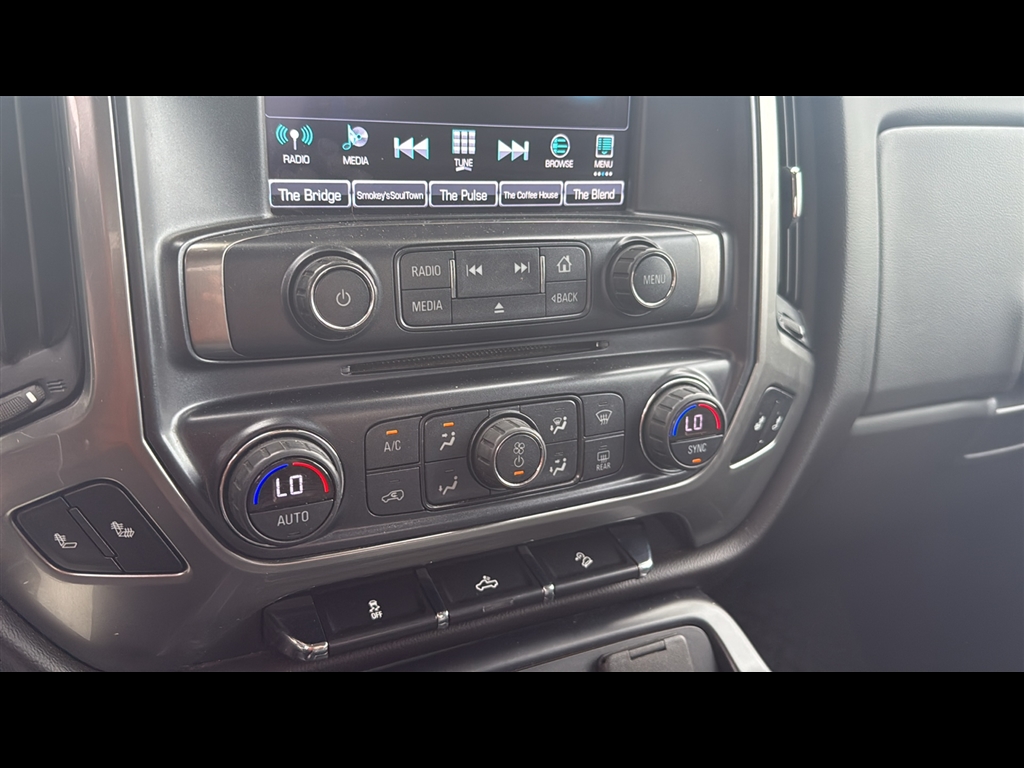 2018 Chevrolet Silverado LT photo 18