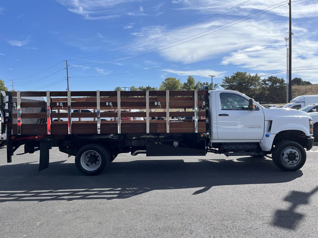 2025 Chevrolet Silverado 6500HD Work Truck photo 4