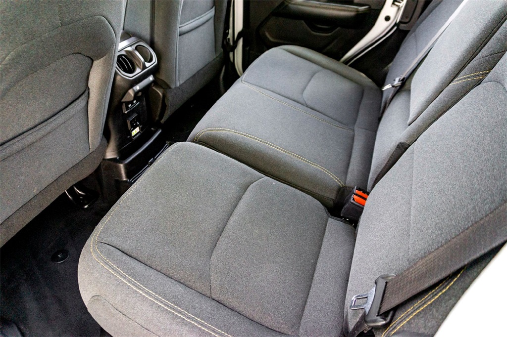 2024 Jeep Wrangler Sahara 4xe photo 24