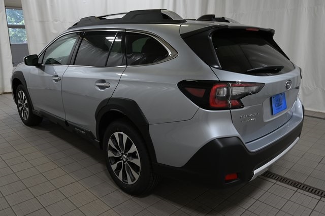 2025 Subaru Outback Touring photo 3