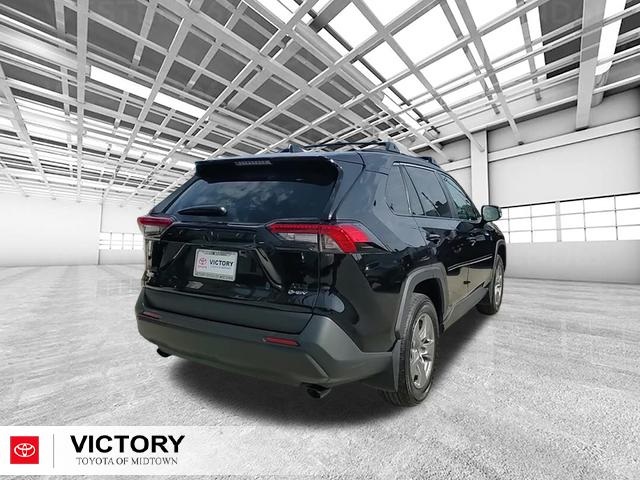 2025 Toyota RAV4 Hybrid XLE photo 2