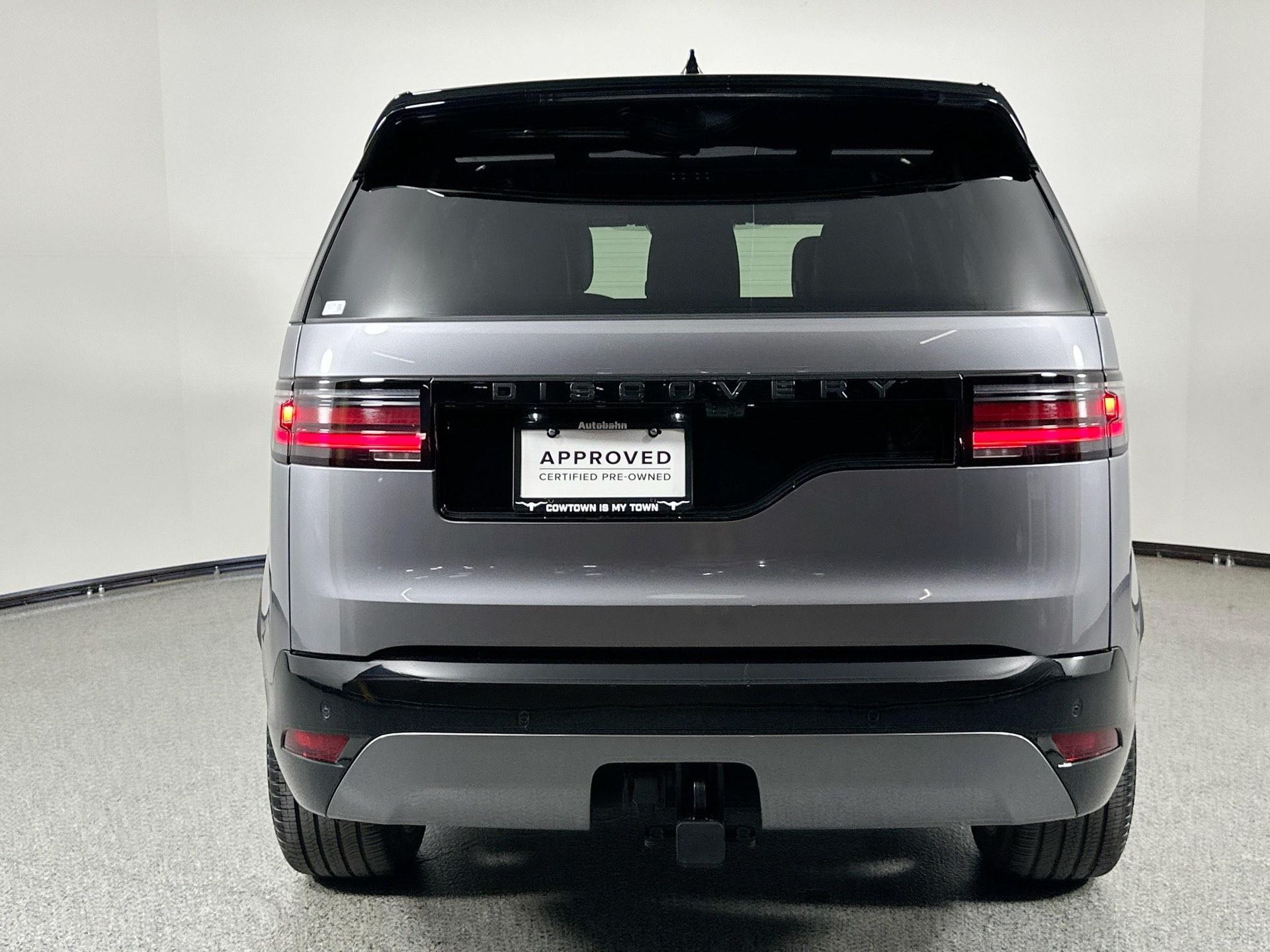 2025 Land Rover Discovery SE photo 2