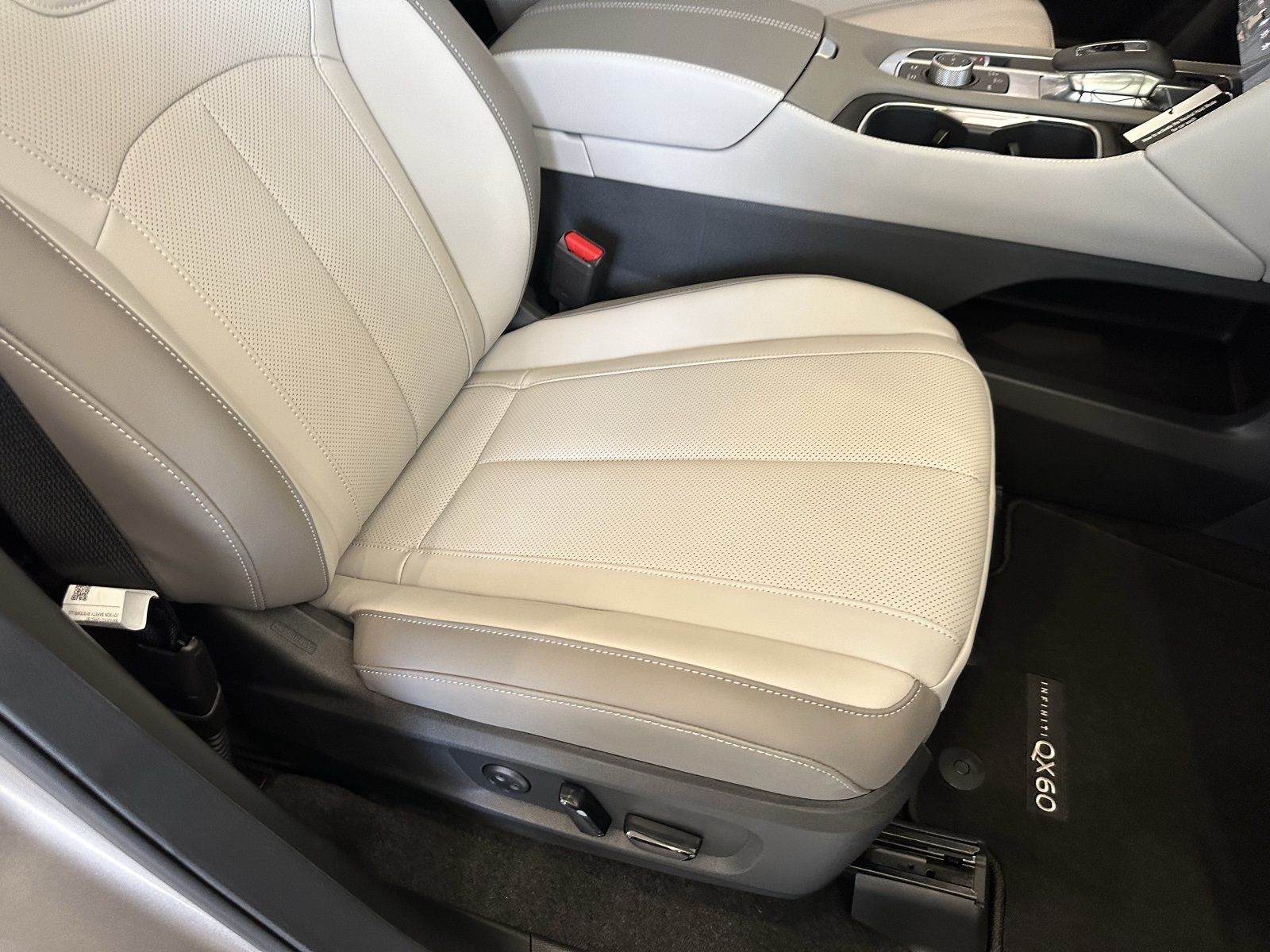 2026 Infiniti QX60 Luxe photo 38