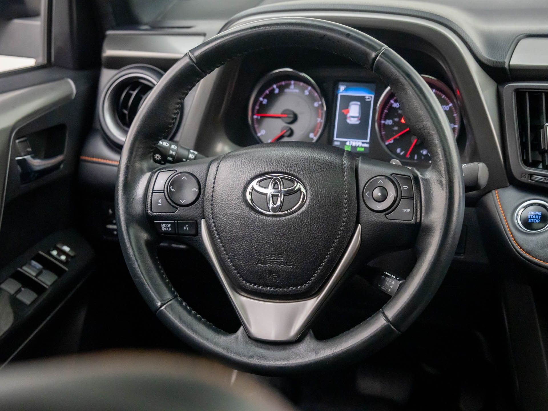 2016 Toyota RAV4 SE photo 8
