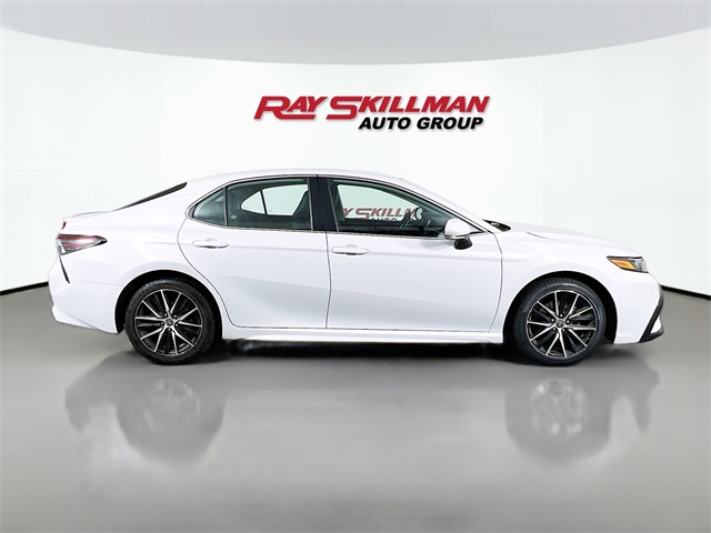 2023 Toyota Camry SE photo 7