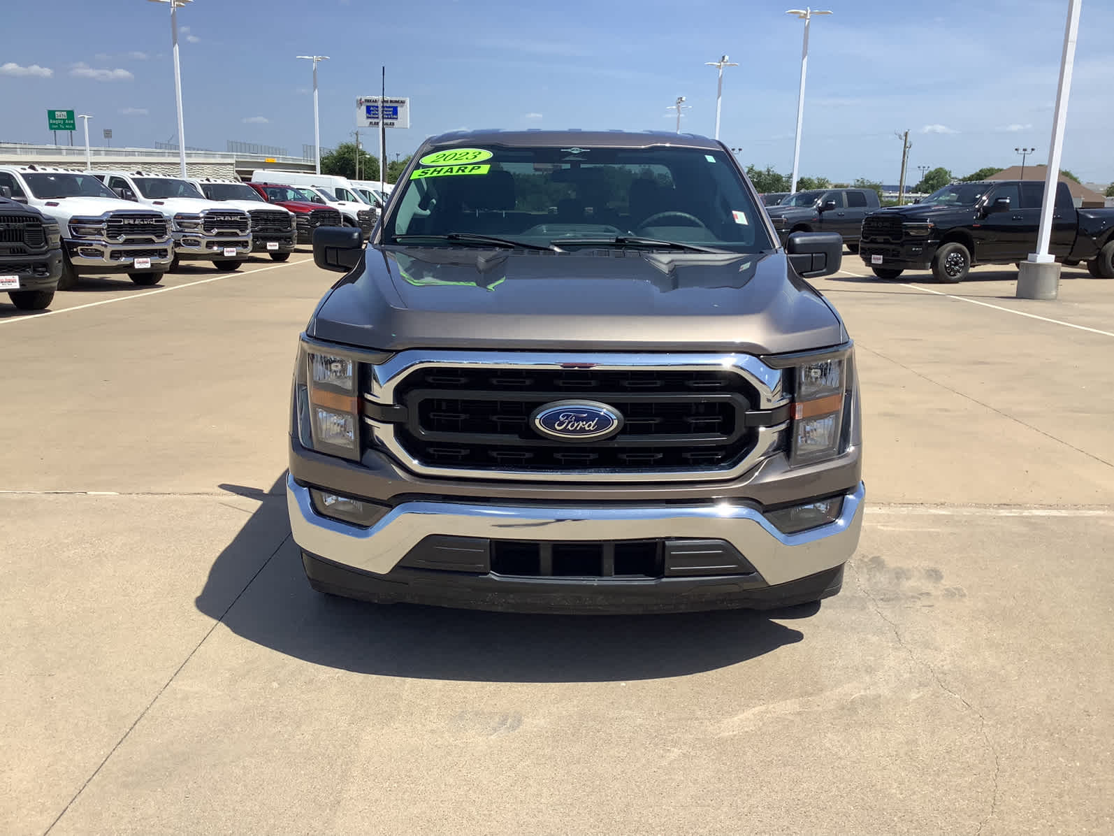 2023 Ford F-150 XLT photo 3