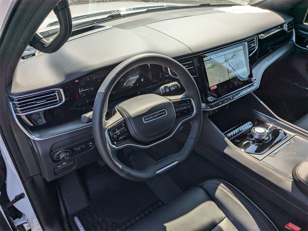 2024 Jeep Grand Wagoneer II photo 10